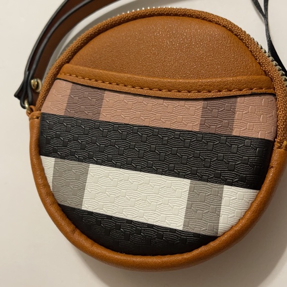 Designer inspired coin/change wristlet - Picture 6 of 7